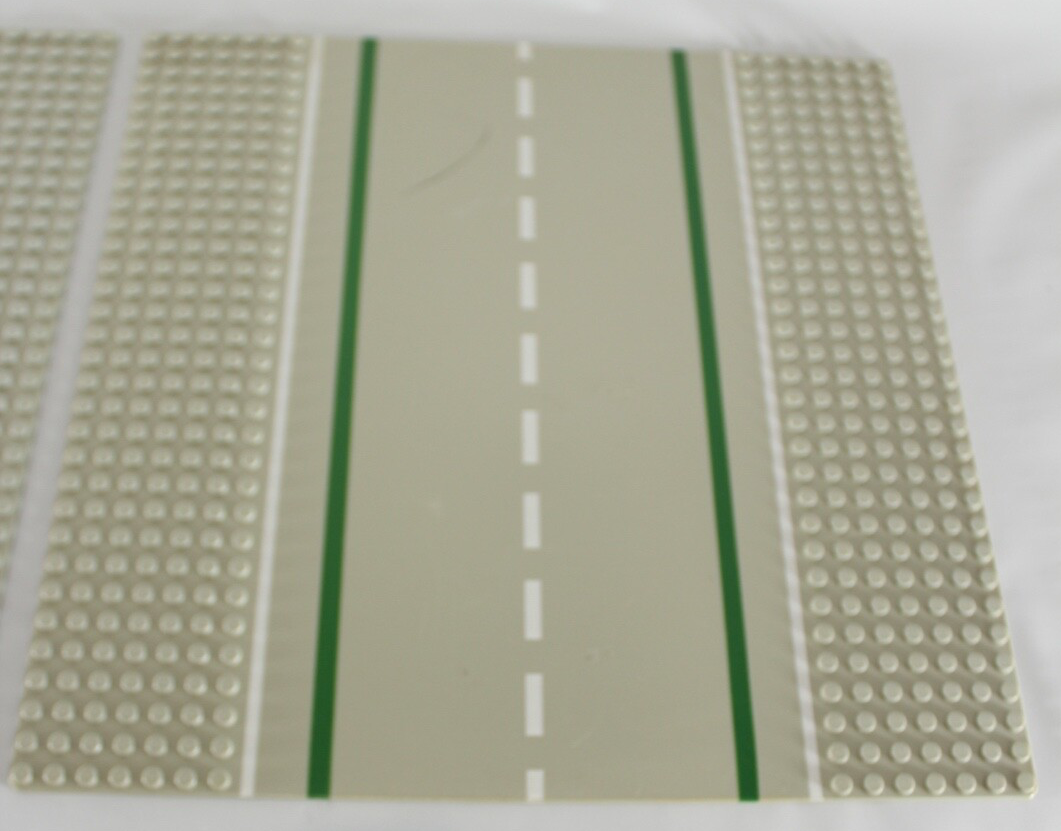 Vintage Lego Classic Town Supplemental Set 302 Straight Road