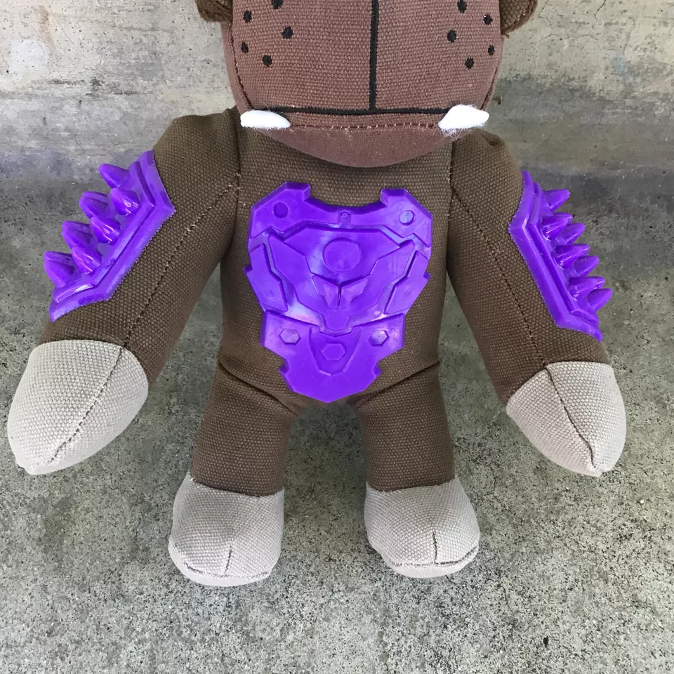 NWT Zeus Studs Toys with Attitude Plush Dog Toy 10" Hippo Brown Purple - Imagem 4 de 4