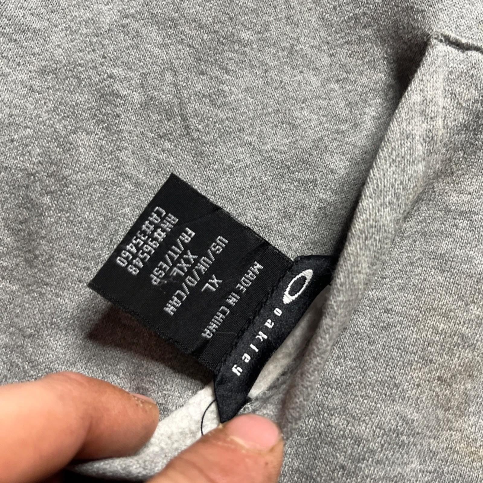 Vintage Oakley Grey Reversible Men’s Hoodie | XL image 8