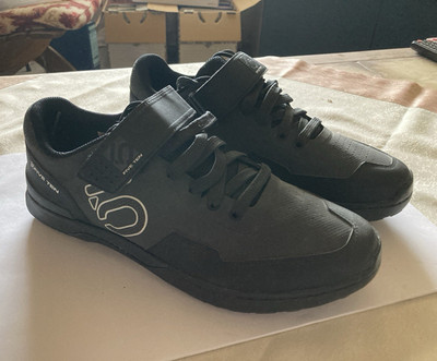 Five Ten MTB-Radsportschuhe Low Top Schwarz Schnürung+Klettverschluss  Größe 45