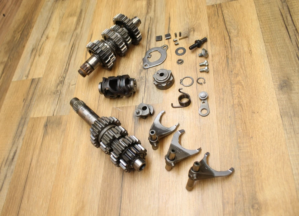 2007 07 Yamaha YZ450 YZ 450 F OEM Transmission w Hardware - Image 2 of 4