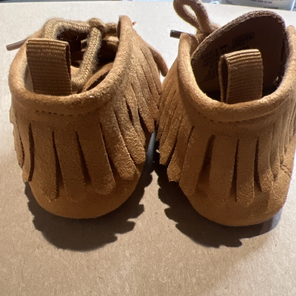 Mocasines de gamuza para bebé GAP color camel Deseret talla 3-6 meses para niña o niño Foto 3 de 4