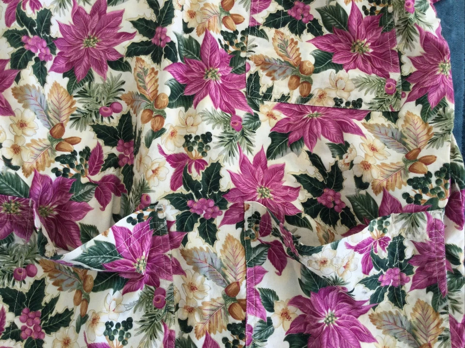 Scrubs Poinsettia Scrub Top Cotton V-Neck Holiday & Solid Purple Lab Coat S/M - Image 4 of 4