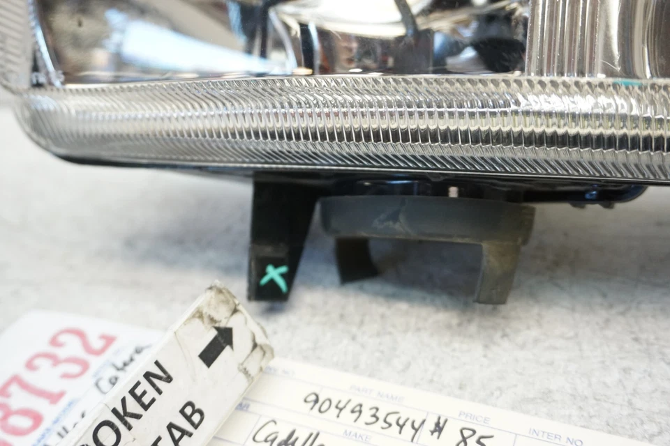 FARO ANTINIEBLA CONDUCTOR IZQUIERDO CADILLAC CATERA OEM JD108732 Foto 4 de 4