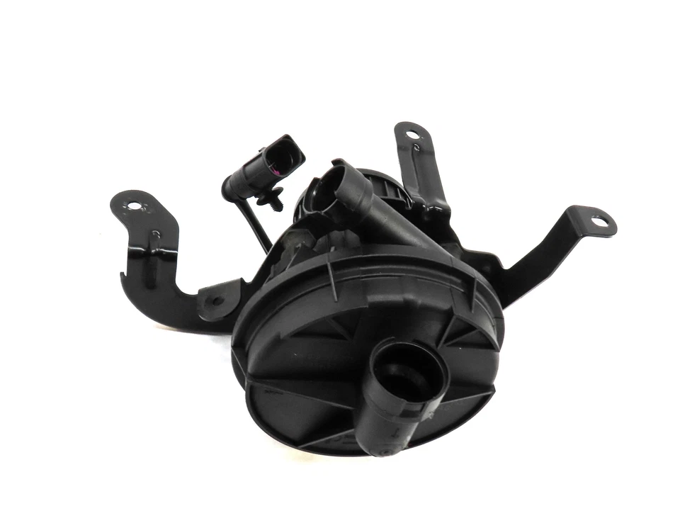 AUDI S4 2010 (B8 8 K) 3,0 L motor CCBA sobrealimentado inyección de aire bomba secundaria Foto 3 de 4