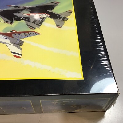 Maquette AMT/ERTL 1/72 – F-16A Thunderbird Flight Display – Réf 6325 – Neuf Sous Blister (1997)