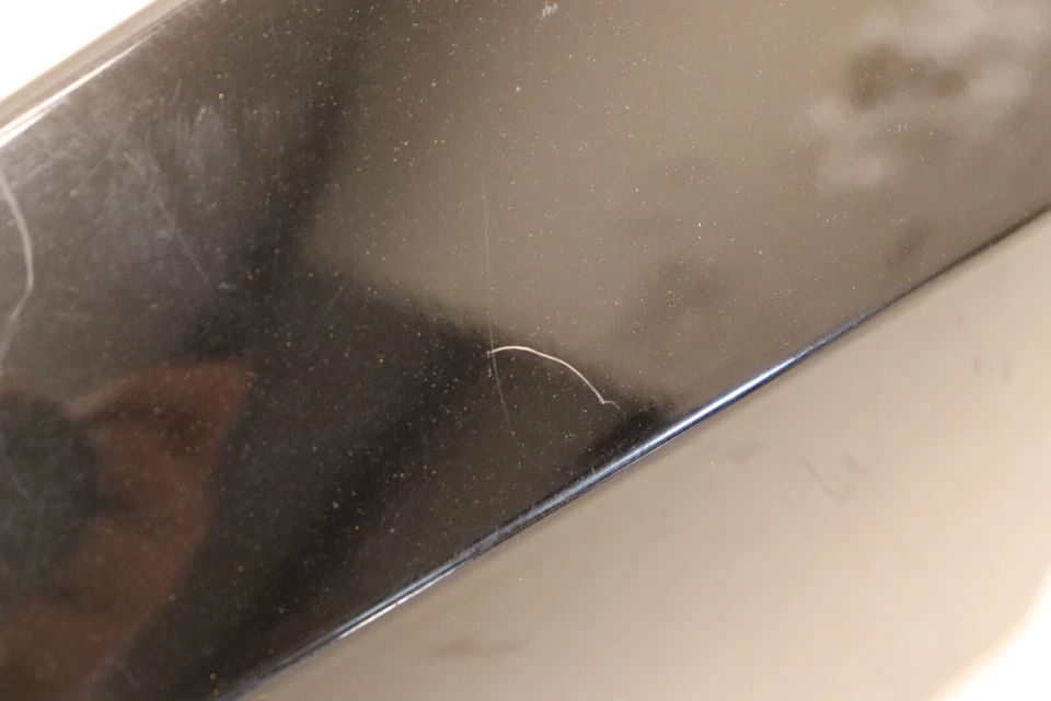 Luz trasera izquierda Chevy/GMC SUBURBAN 1500 2015-2020 moldura de pilar D OEM Foto 4 de 4