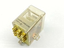 Siemens V23008-A1002-A100 Relay 220 Volt