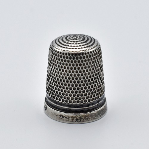 Dedal de plata eduardiano plata esterlina 1909 Charles Horner talla 10 - Imagen 3 de 6