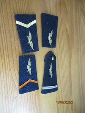 4 épaulettes ou fourreaux différentes  aviateur aviation armée militaire 