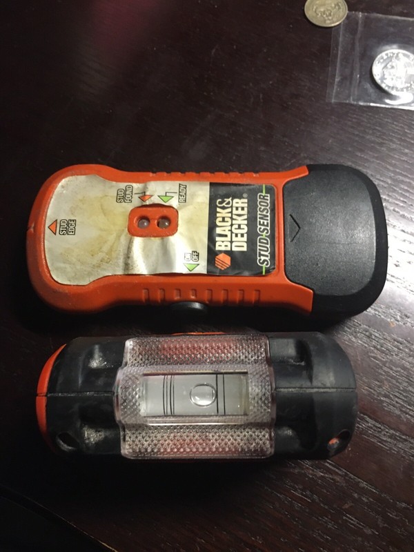 Black & Decker stud sensor pair lot. With Laser Level.￼