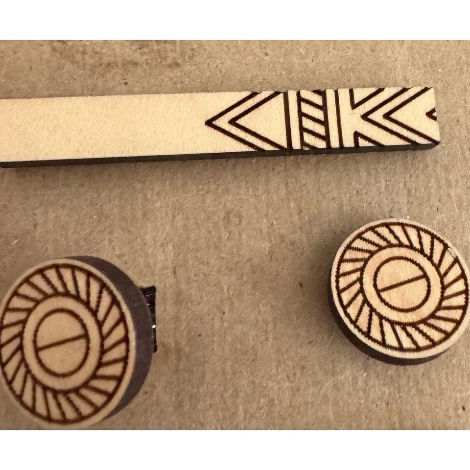 Juego de corbatas y gemelos de madera Moku para hombre Foto 4 de 4