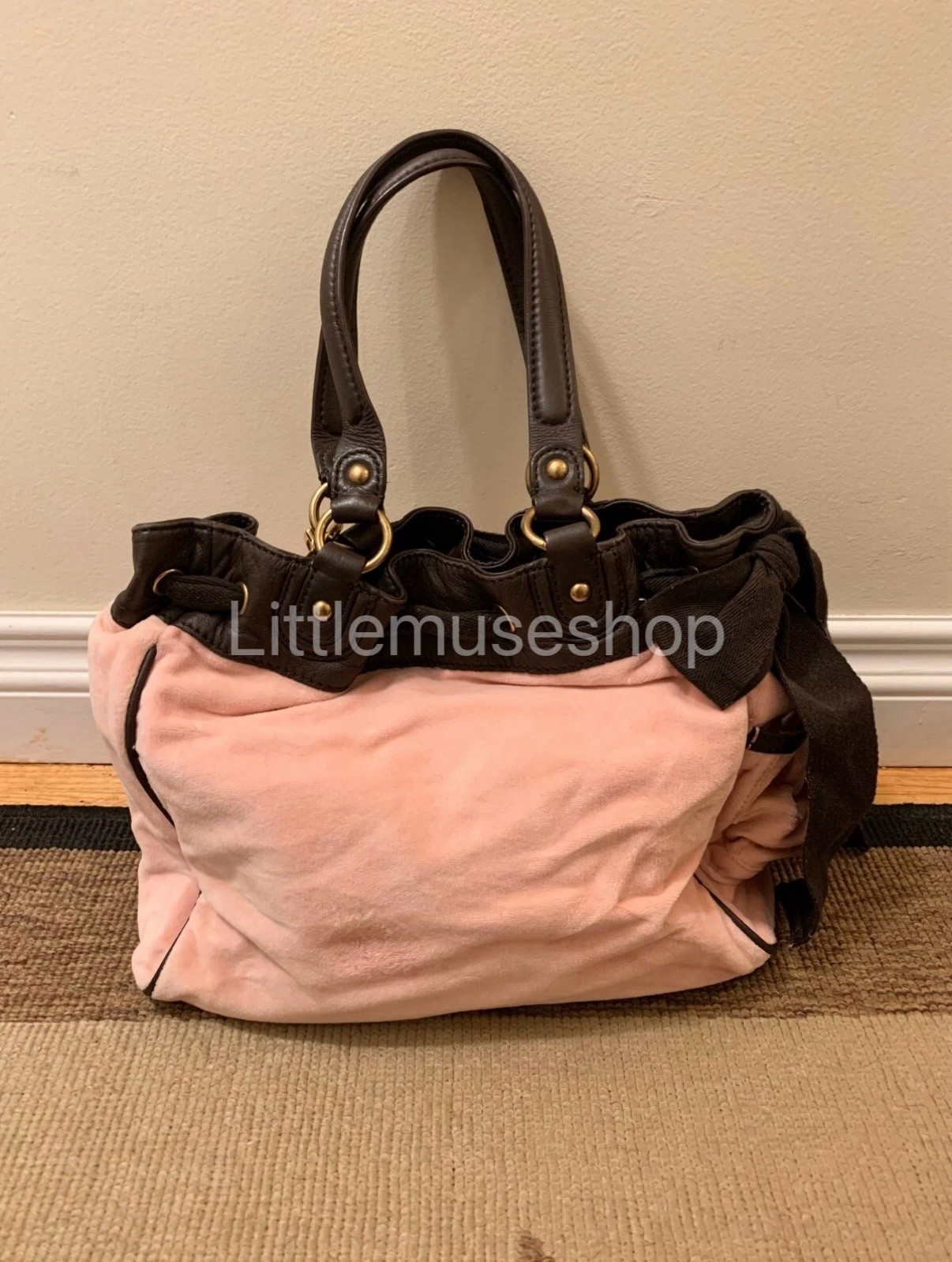 Vintage Juicy Couture Pink Velour Daydreamer Bag Logo Purse Bow Mirror Y2K image 2