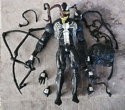 Marvel Select Venom Disney Exclusive Missing 1 Head 