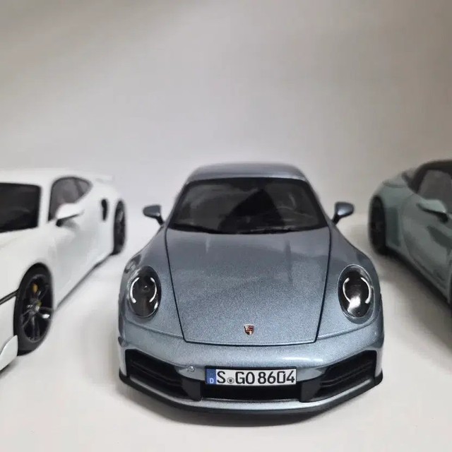 NoRev Porsche 992 1:18 Scale Model Car