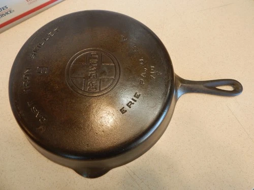 VINTAGE GRISWOLD #9 CAST IRON SKILLET LARGE BLOCK LOGO 10 1/2" DIAMETER