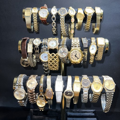 29 Teile Konvolut Vintage Damenuhren Teile ungeprüft grün Seiko Citizen funktioniert nicht