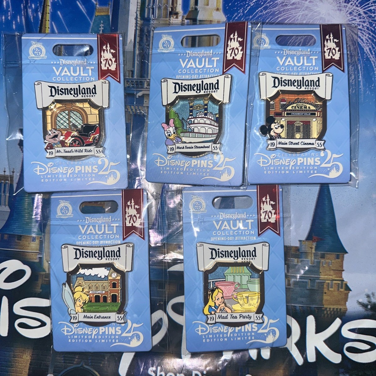 【新品】1周年&10th Anniversary PINS COLLECTION 新品】1周年&10th Anniversary PINS COLLECTION 新品】1周年