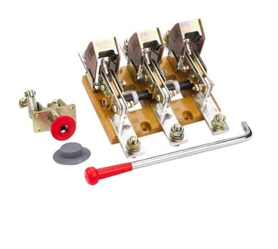 1PCS New Delixi HD13BX-200/31 Isolating Switch Brand 200A Glass Plate Bo #vn
