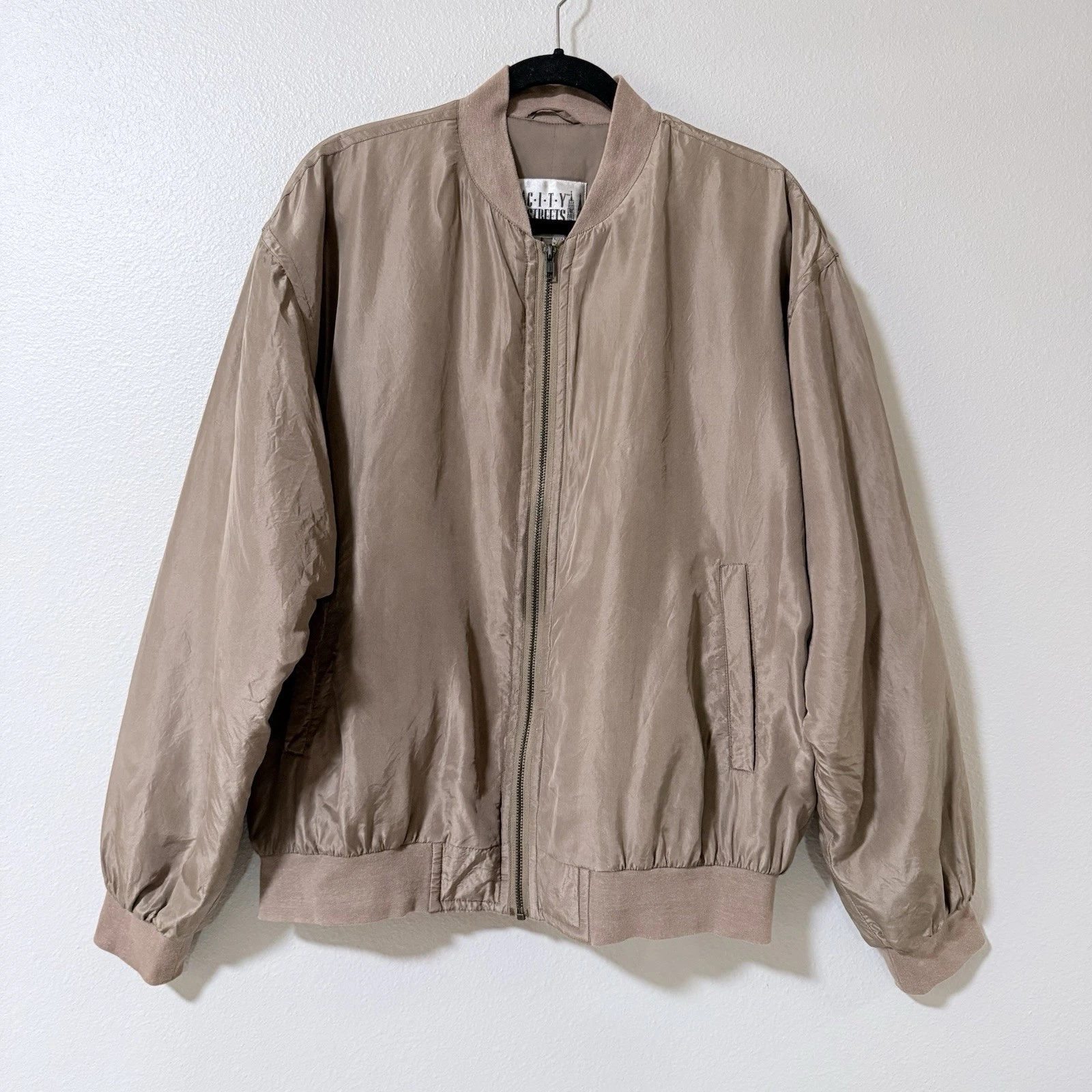 VTG C.I.T.Y Streets Unisex Tan Bomber Jacket 100% Silk Sz M