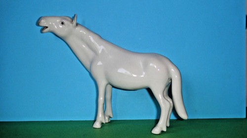 CHINESE EXPORT BLANC DE CHINE PORCELAIN HORSE FIGURINE - CHINA - Picture 3 of 12