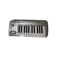 Behringer UMX25 Silver USB MIDI Audio 25-Key Ultra Compact Keyboard Controller