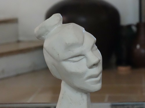 RARE VTG ISRAEL NAAMAN UNGLAZED PORCELAIN STATUE BY KUBA SIGNED - לייבל קובה - Picture 2 of 12