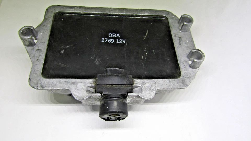 Regulador de voltaje estándar VR-119 Foto 3 de 4