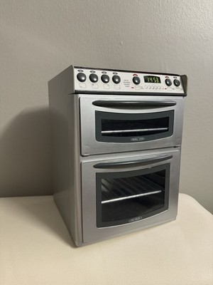 Tall Toy Stove/Oven By Casdon SOUND & LIGHT  2001 with sound and lighting 12,4  