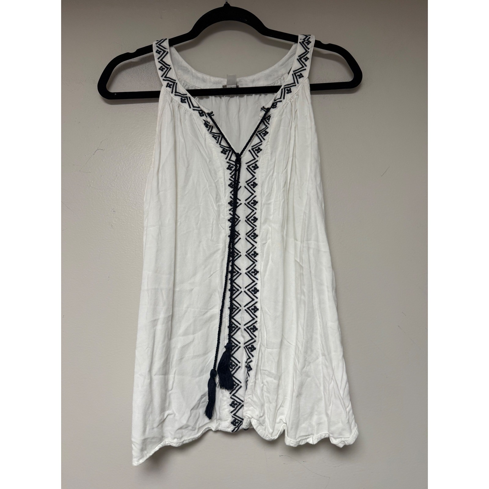 EST. 1946 White Sleeveless Tank Top with Blue Embroidery - Size L