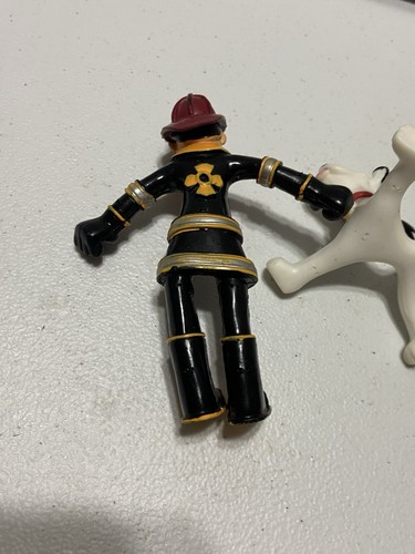 KIDKRAFT EVERYDAY HEROES 2 FIREMAN & DOG BENDABLE POSEABLE FIGURES REPLACEMENT - Picture 3 of 3