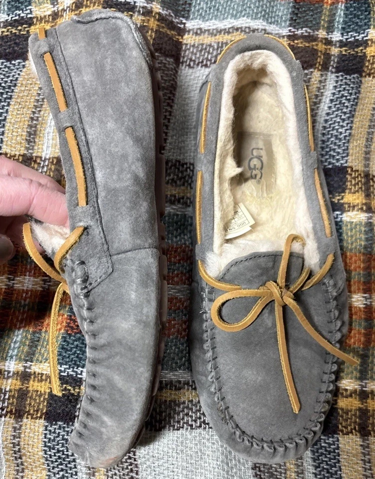 UGG DAKOTA PEWTER SUEDE/ SHEEPWOOL MOCCASIN SLIPPERS, WOMEN US 6 - Image 2 of 4