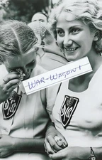 WW II German  Photo ==        Deutscher Mädel League  Bdm Girls