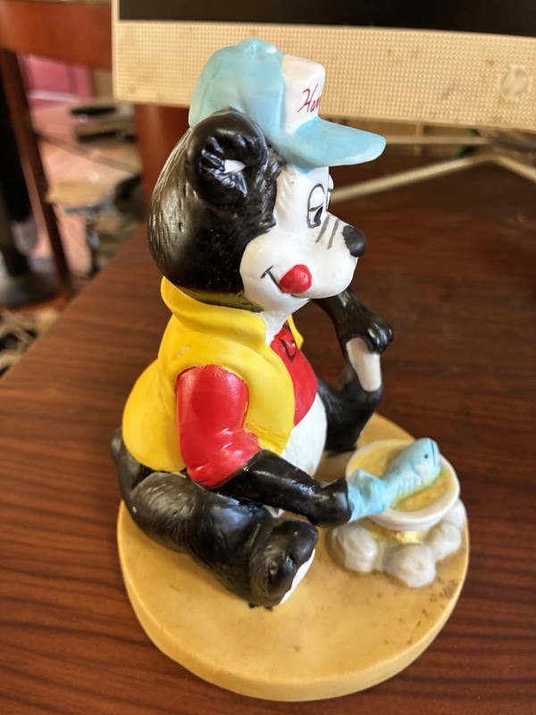 Hamm's Beer Cartoon Bear Frying Fish Porcelain Figurine