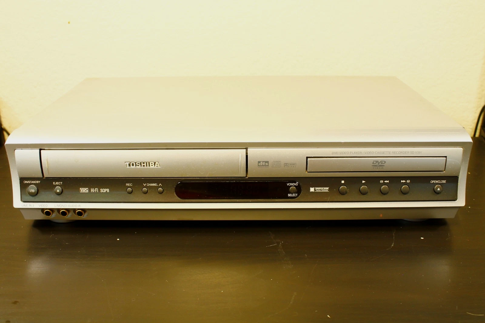 Toshiba SD-V391 DVD VCR Combo Recorder Player Tested Working No Remote