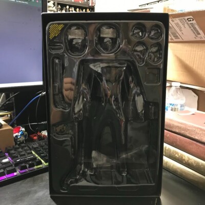 1/6 Terminator Genisys T-800 Guardian Figure Hot Toys 902480