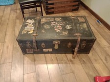 Mendel travel trunk antique locked, no key