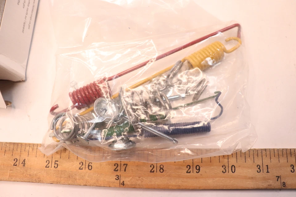 Kit de herrajes para zapatas de freno Napa Ultra Premium 2745 Foto 3 de 3