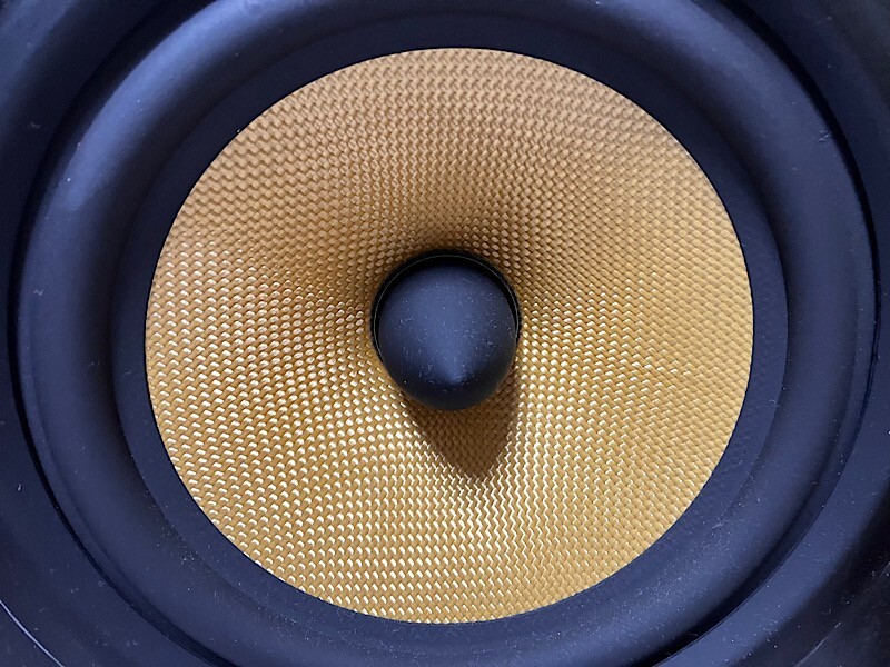 Bowers & Wilkins 685 Audiophile Bookshelf Standmount Speakers