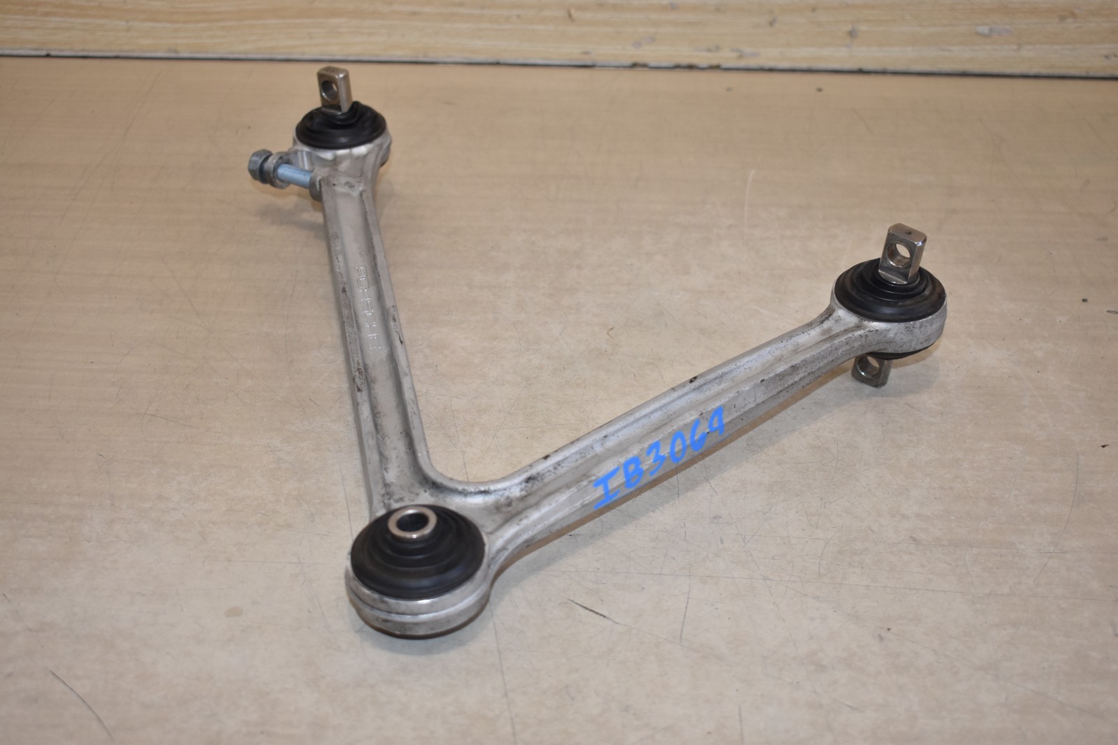 2004 2005 2006 PORSCHE CARRERA GT REAR SUSPENSION UPPER CONTROL ARM GENUINE OEM
