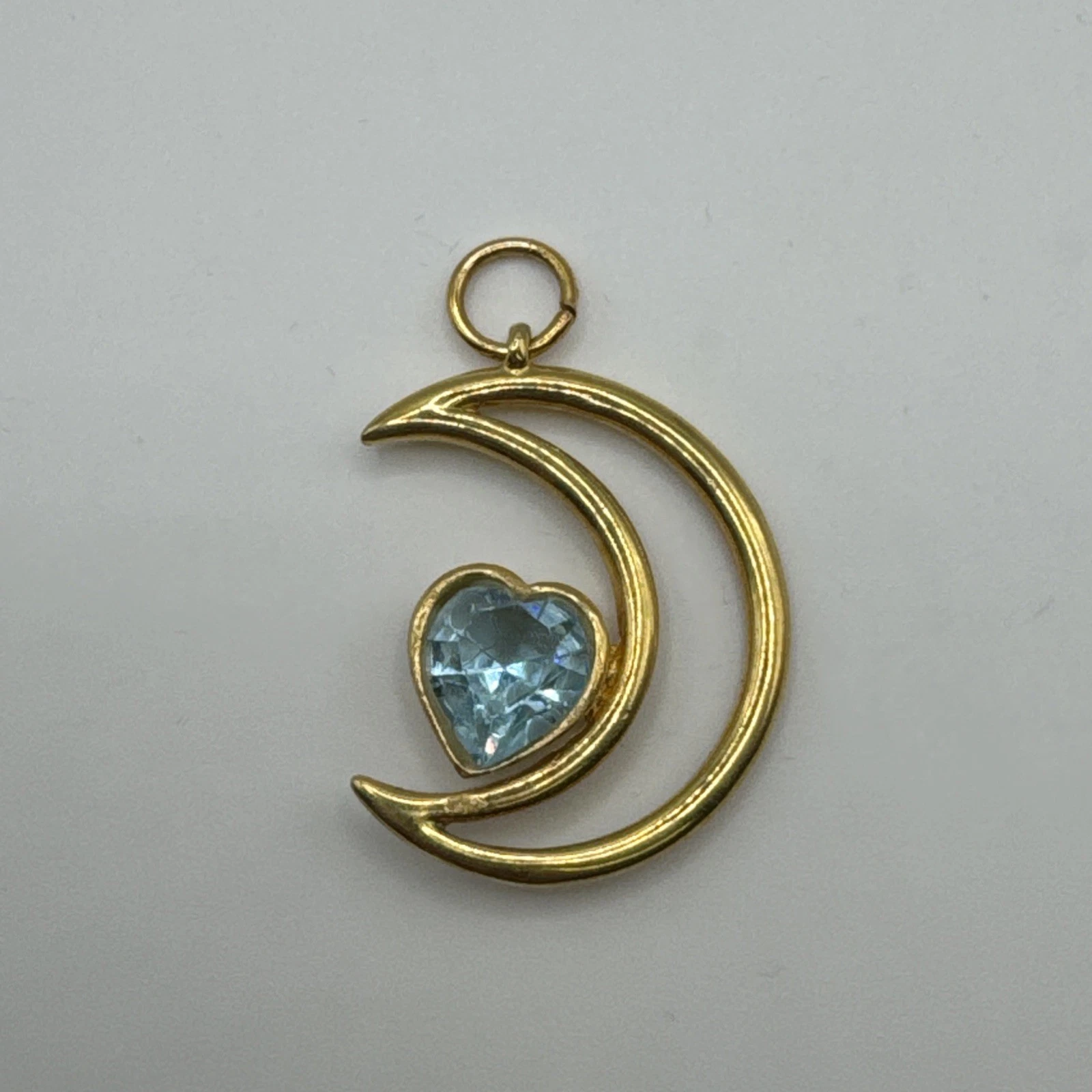 Bijoux Fantaisie Pendentif Doré Lune Avec Pierre Bleue En forme de Coeur