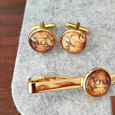 Herren Manschettenkn&ouml;pfe Set mit Krawattenklammer Landkarte rund goldbraun
