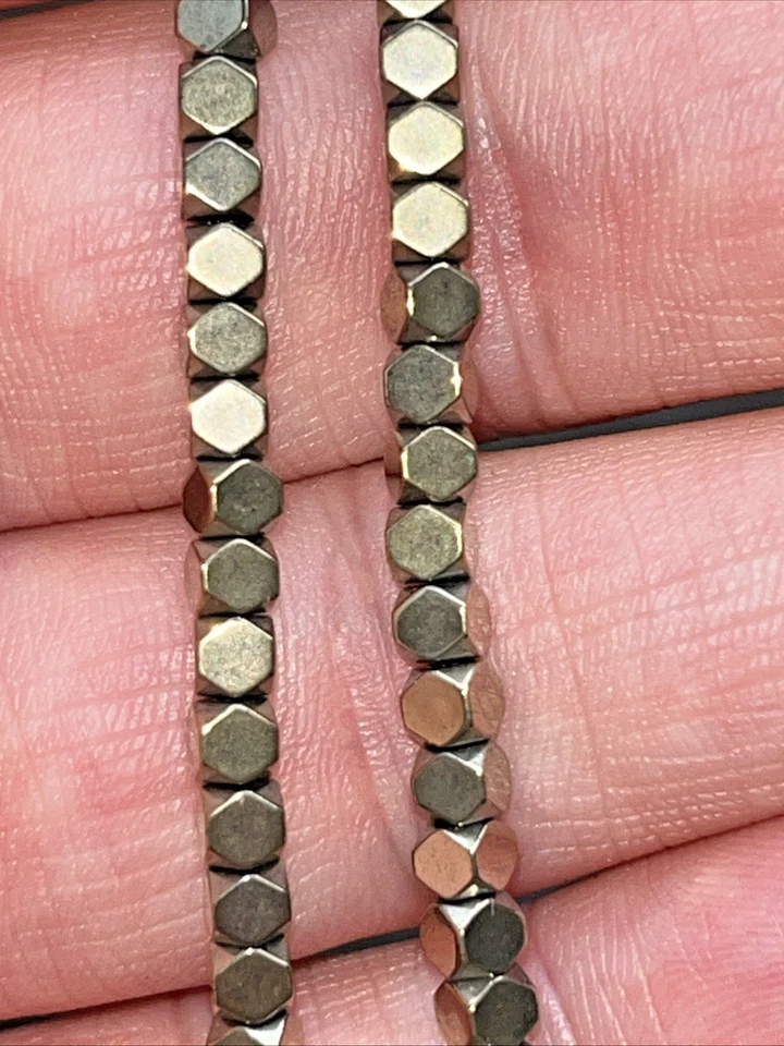 Hematit Hämatit Perlen Würfel Quadrat mit Loch 135 Stück 3mm Edelstein Kristall - Bild 2 von 4