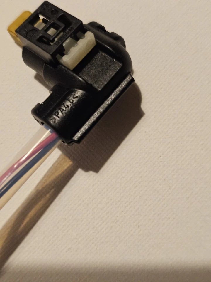 NEW GENUINE MERCEDES OIL PUMP CONTROL PRESSURE VALVE SOLENOID WIRING - Image 2 of 4