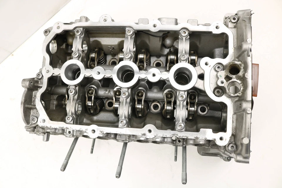 AUDI S4 2010-2012 3,0 L - Culata de motor derecha 3,0 T 06E103066C Foto 2 de 4