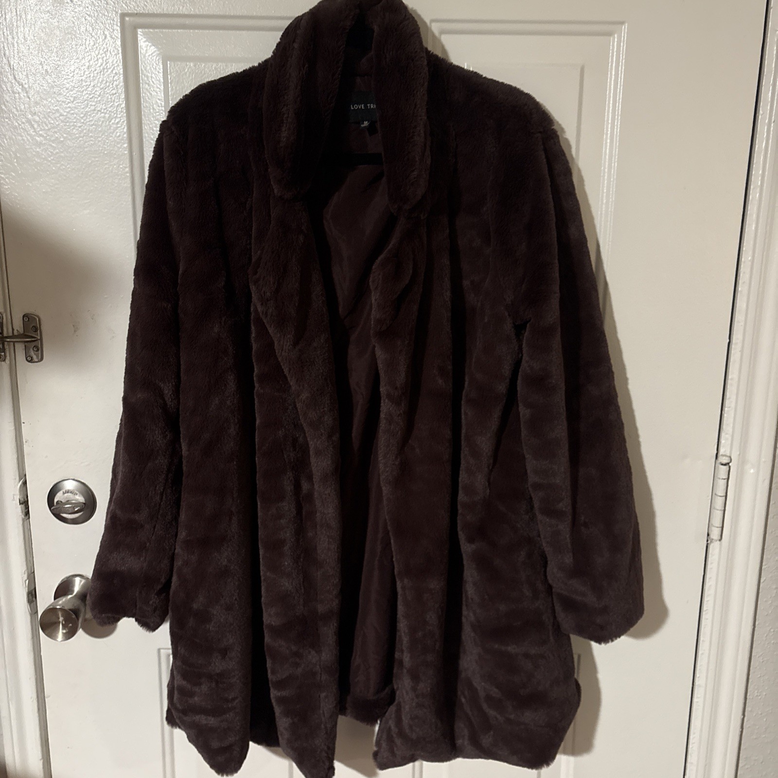 Love Tree Women's Medium Super Soft Faux Fur