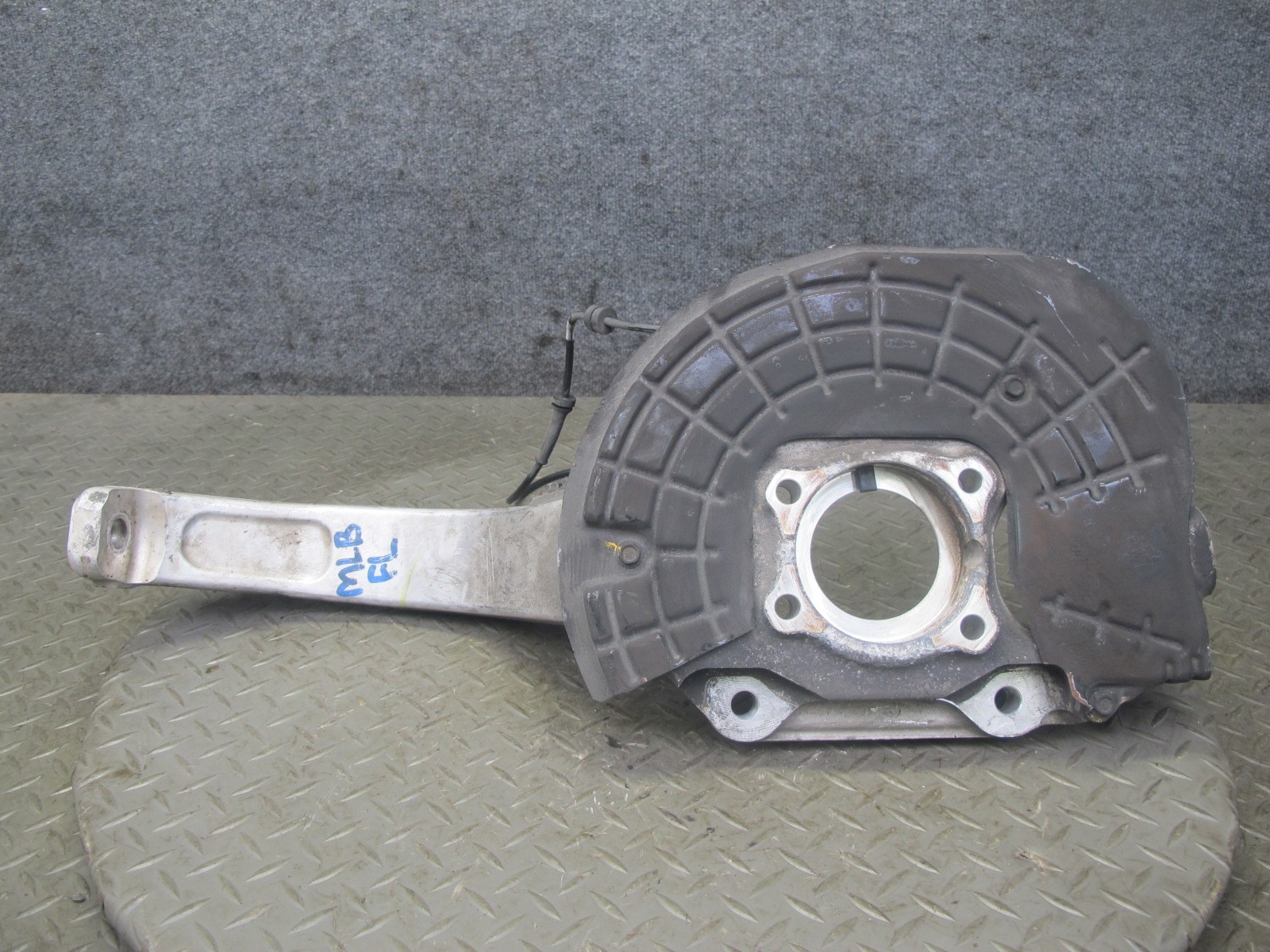 2017-2020 MASERATI LEVANTE M161 AWD FRONT LEFT DRIVER SIDE SPINDLE KNUCKLE