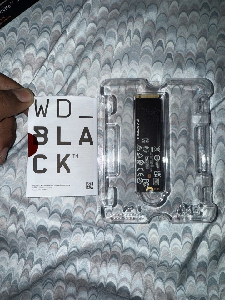 SSD WD Black SN8100 1 TB PCIe Gen 5 M.2 hasta 14.900 MB/s (increíble estado) Foto 4 de 4