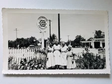 Vtg 50’s Busty Pretty Ladies Small Town Photo Sinclair Gas Smile Dress Champlin