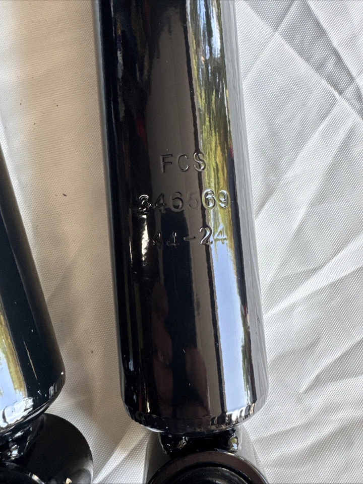 Amortiguadores traseros Chevrolet Traverse 2018-23 nuevos Foto 3 de 4